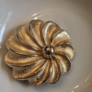 Vintage Brushed Gold Polished Brooch Pin Dome Offset Flower Retro Glam 80s 90s